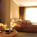 Otel Meg-lozenetz