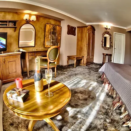 Meg-lozenetz Hotel