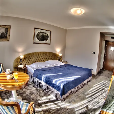 Hotel Meg-lozenetz 3*