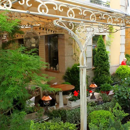 Hotel Meg-lozenetz 3*