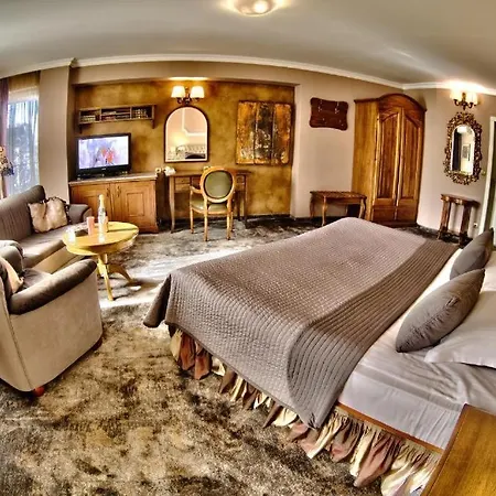 Meg-lozenetz Hotel 3*