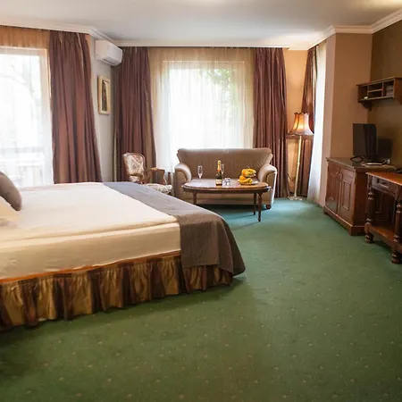 Meg-lozenetz Hotel 3*