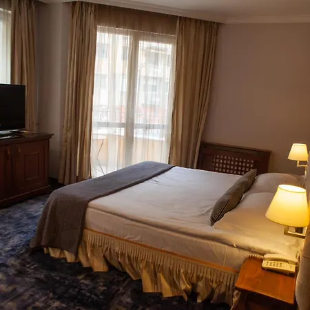 Hotel Meg-lozenetz 3*