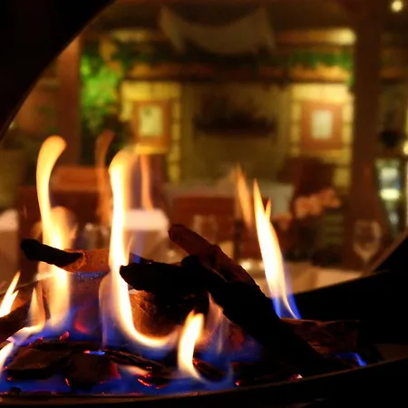 Meg-lozenetz Hotel 3*
