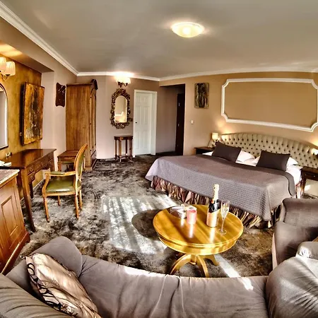 Meg-lozenetz فندق