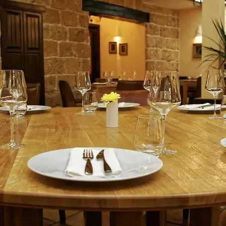 Meg-lozenetz فندق