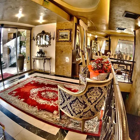 Meg-lozenetz ソフィア