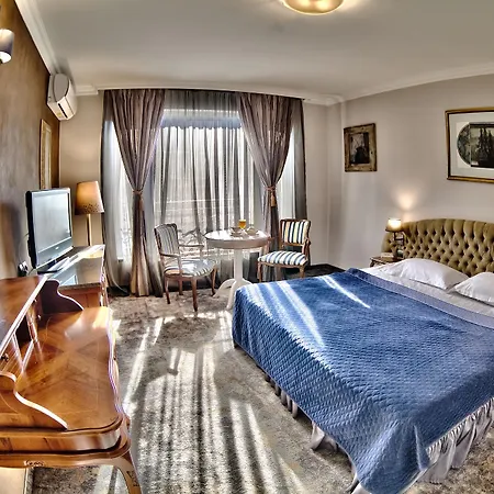 Meg-lozenetz ソフィア