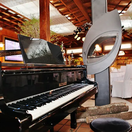 Meg-lozenetz Hotel 3*