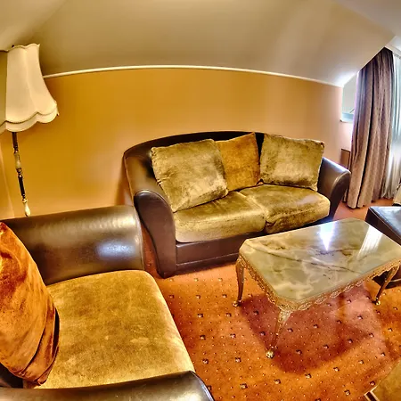 Meg-lozenetz Hotel 3*