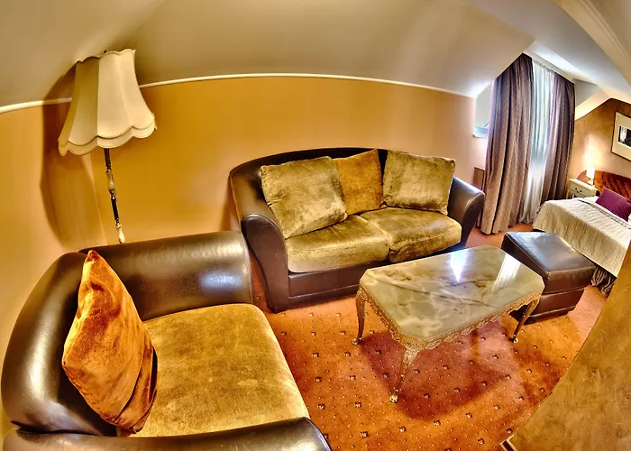 Meg-lozenetz Hotel 3*